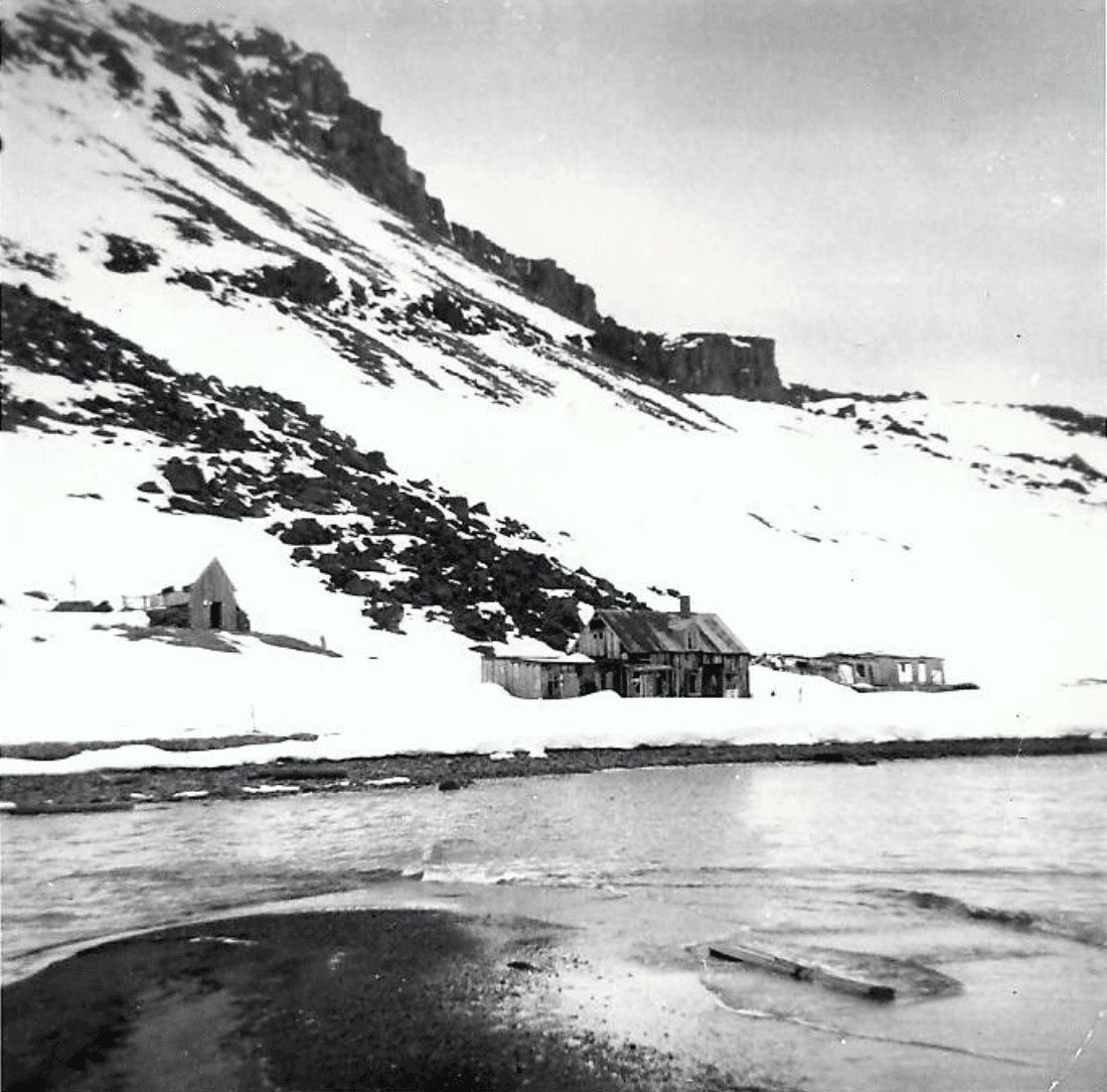 The farm in Þaraláturfjörður